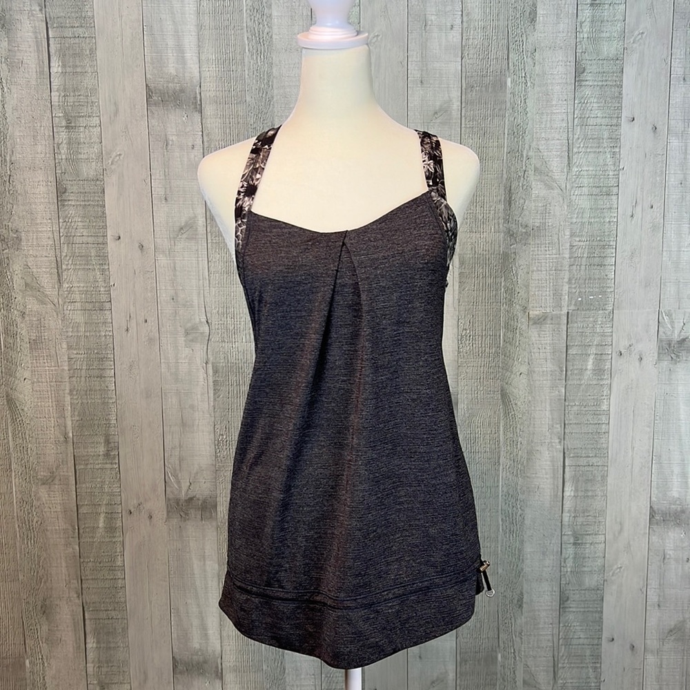 Lululemon Rest Less Tank Top in Gray Flowabunga black floral bra,‎ size 6 est.